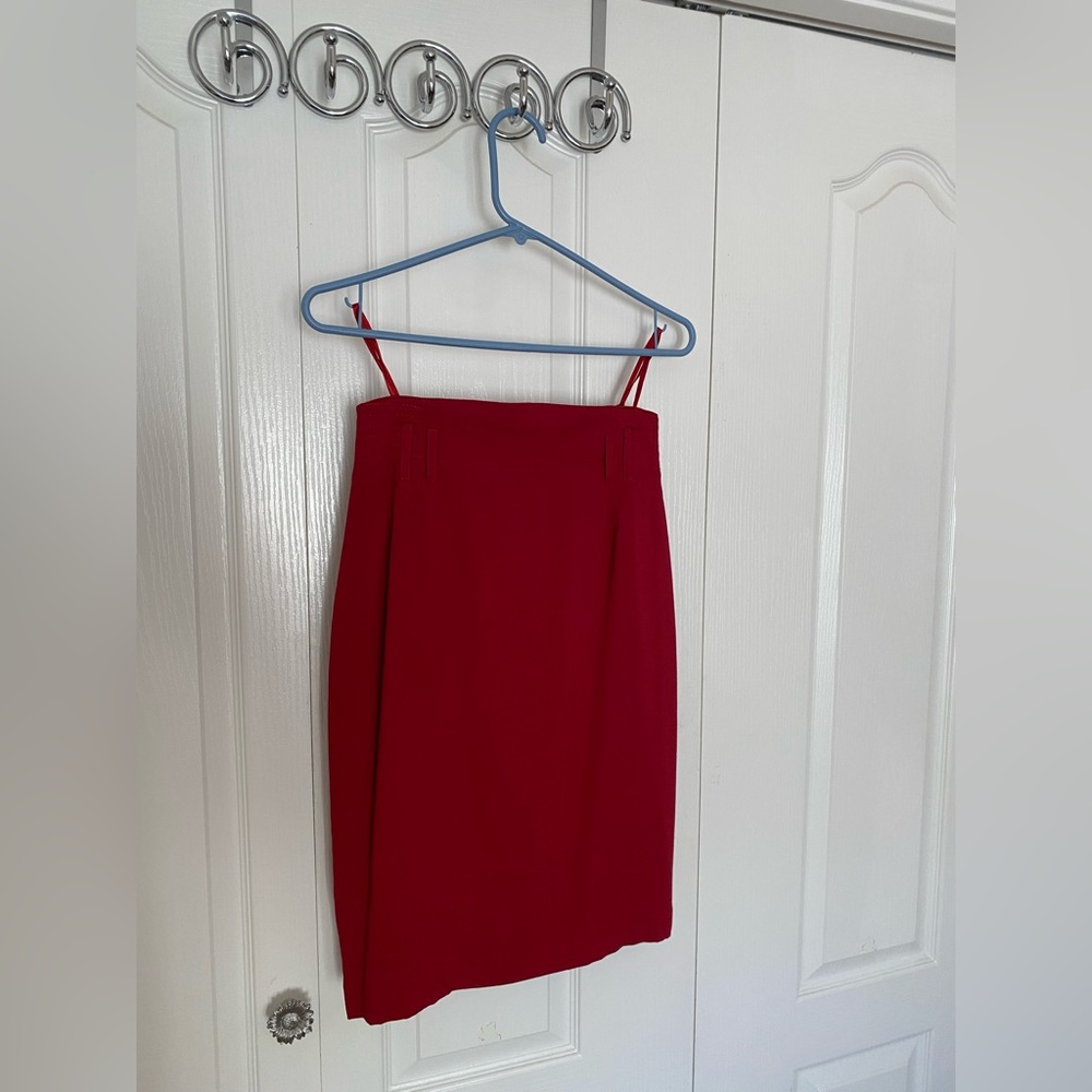 Red vintage Betty Barclay pencil skirt - Italian size 44, fits like a US 2-4